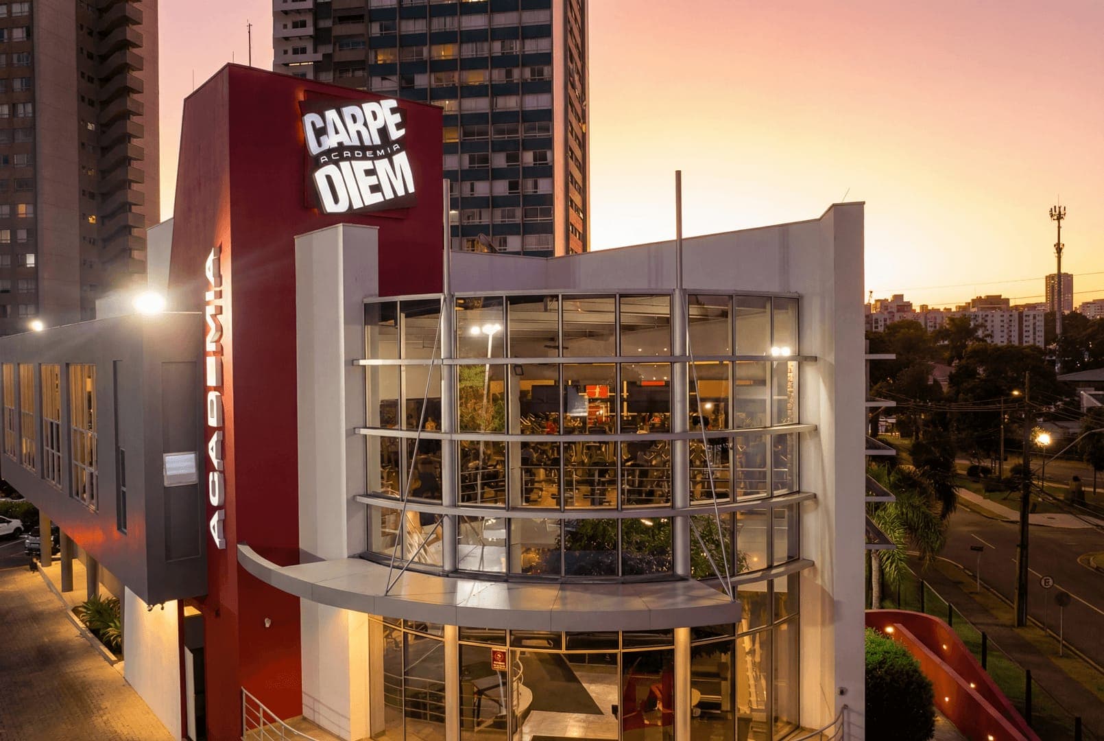 Fachada da Carpe Diem Academia, no Alto da XV, em Curitiba